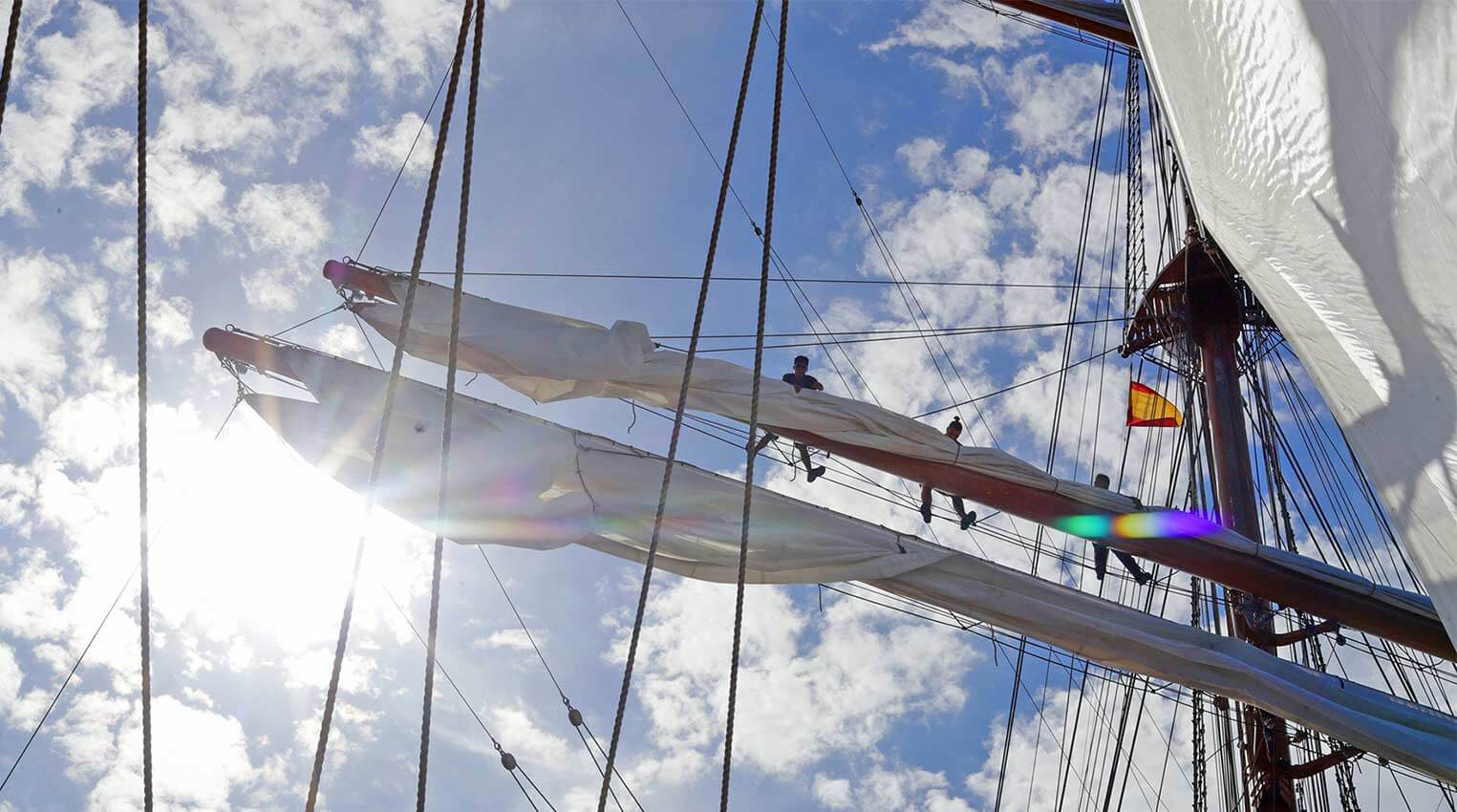 SeaCloud_Kreuzfahrten_SeaCloudSpirit_Segel_Crew1