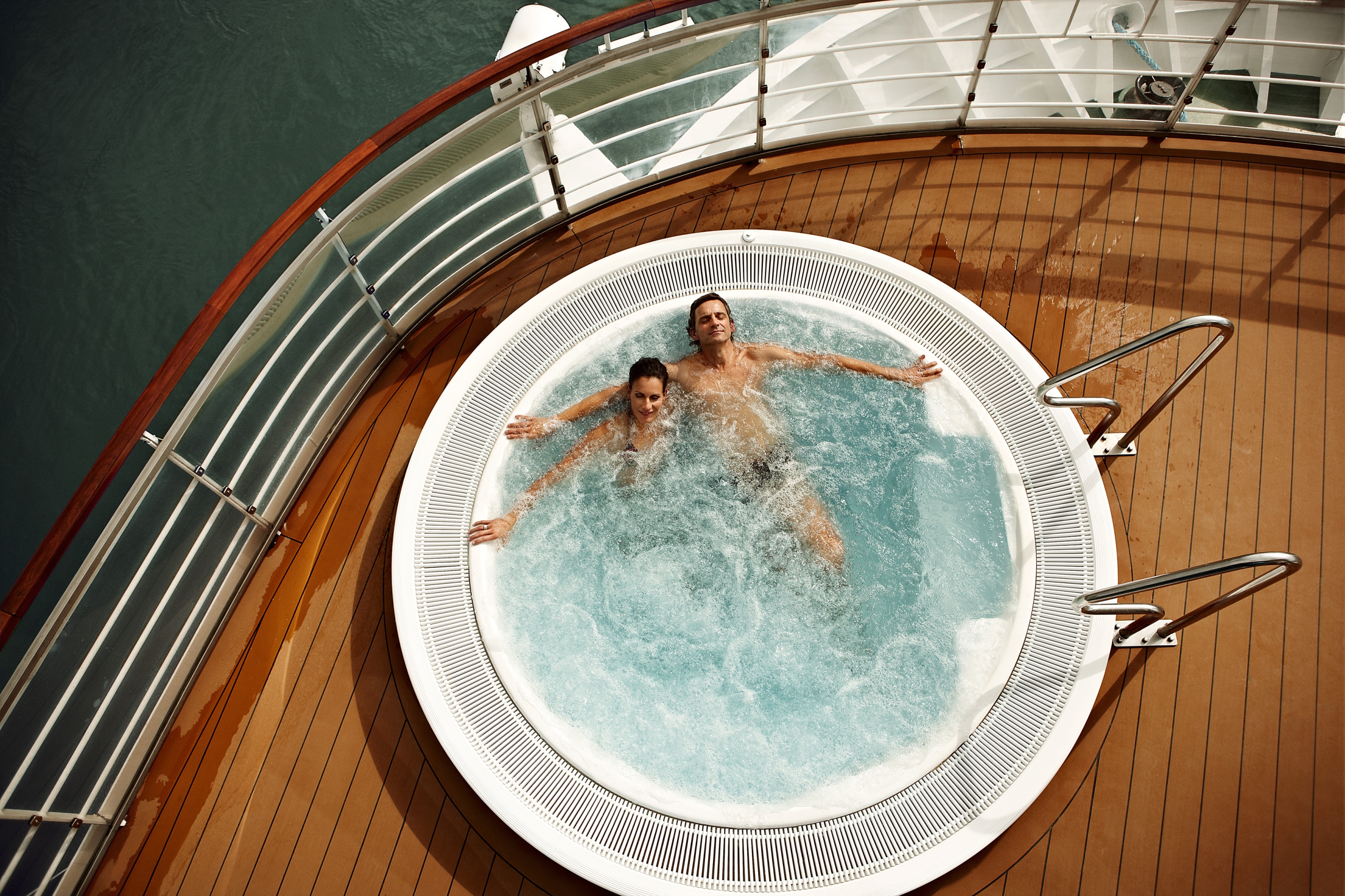 RN_DLX_WHIRLPOOL_PEOPLE_06