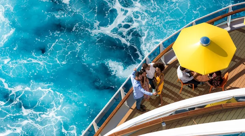 Costa mit zusätlzichem Schiff im Mittelmeer