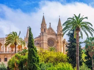 Großes Entertainment & traumhafte Küstenvielfalt  - Mein Schiff 6